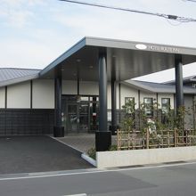 平屋建ての正面玄関