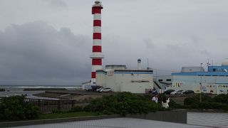 スマートな灯台がランドマーク（ノシャップ岬）