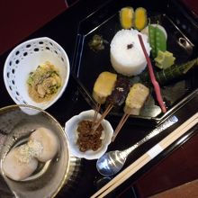 「むし養い」とは空腹のお腹の虫をチョッと宥めるといった意味