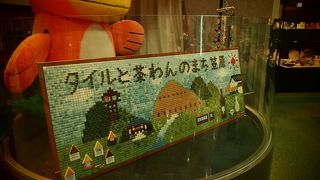 現地価格で陶磁器を売っています