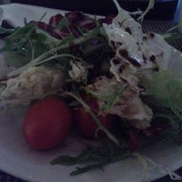 自分で盛り付けたサラダ