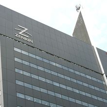 このビル内にあります