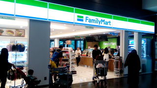 FamilyMart KLIA2 支店