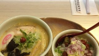 塩ラーメンだが、豚骨のよう