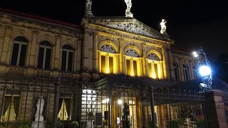 サンホセの中心部と言える場所です。