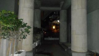 中坂の途中にある神社