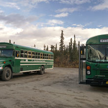 Wonder Lake行きのバスツアー