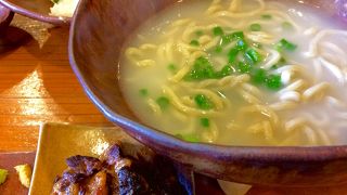 あぐー出汁で優しい沖縄そば