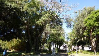 銅像の多い公園です