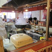 店内カウンター