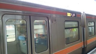 土日ダイヤの豊橋９時20分発特別快速大垣行きは２両編成と６両編成を連結した８両編成での運転ですが、それぞれの車両で座席は全く異なります