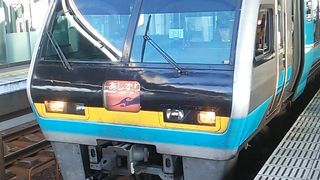 高知13時49分発特急あしずり３号中村行きのアンパンマンシートは比較的空いている場合があります