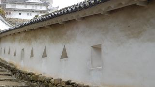 狭間のある「南方土塀」が印象的です