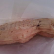 薄焼きあんこ、ひとつ190円です。