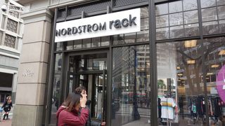 デパート店のアウトレットストア