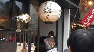 宮島で牡蠣を食べる。