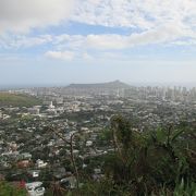 夜景スポットだが、昼間でもワイキキの景色抜群