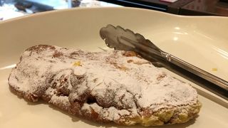 クロワッサンオザマンド