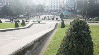 あいかわらず，ミサンガ売りがいます。注意しましょう。