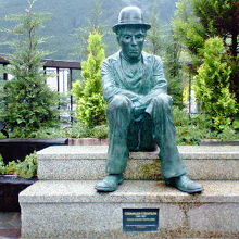 シルクハットやユーモラスな表情などなかなかいいデキです