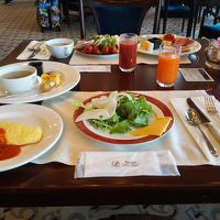 朝食のビュッフェ