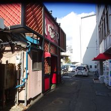 場所は少しわかりにくいかもしれません。