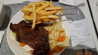 フードコートは好きになれない、味が合わない