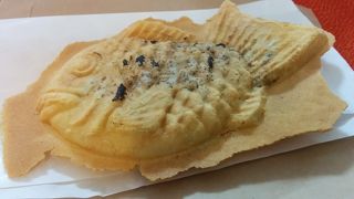 羽根つき鯛焼き　一口茶屋