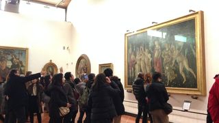 朝一番で来ました