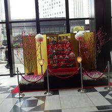 １F玄関におひな様が飾ってあった。