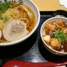 味玉ラーメンとマーボ丼セット