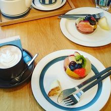 タルトよりおまけのレモンケーキがおいしかった