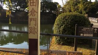 門は残っていません