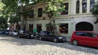 旧市街へ続く通り