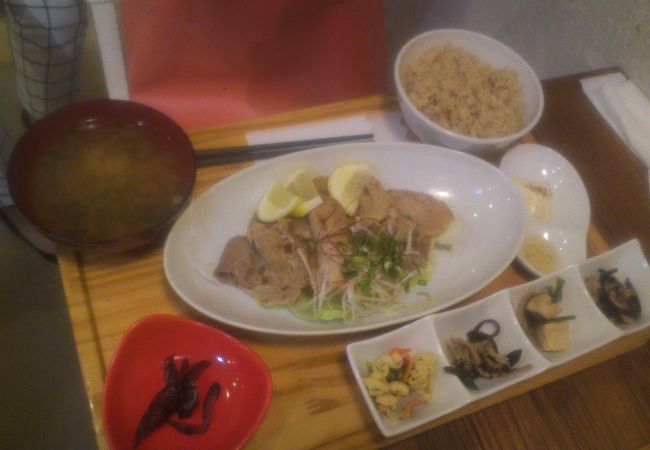 ヘルシーな玄米定食です！