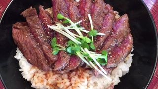 お手ごろにステーキ丼