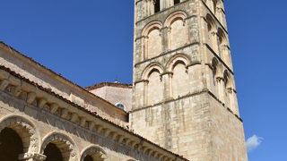 セゴビアのロマネスク教会では最大規模の鐘塔