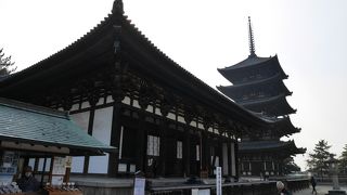 広い敷地に見どころ満載