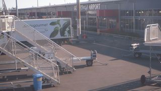 ゴールドコースト空港発、メルボルン空港行きの際に利用しました。