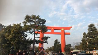 広々空間でお参り。