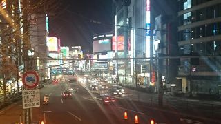 眠らない街は健在