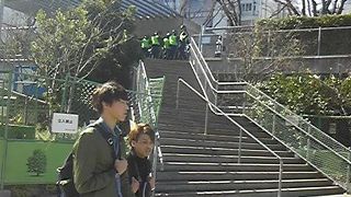 デモかなにか？