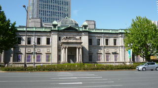 石造りの重厚な外観に魅了されました。