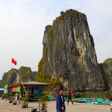 水上生活村と手漕ぎボート乗船場