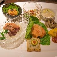 朝食　いろいろ盛り合わせ