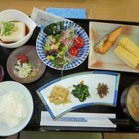 朝食　和定食　メニュー豊富でこちらも家庭的なお味です