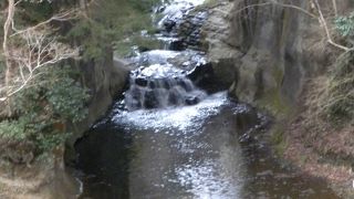 「濃溝の滝」はハート型ならぬピーナッツ型でした