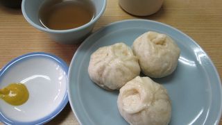 注文は3つから、店内でも食べられます。