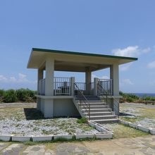 この休憩所からの景色はいまいち。