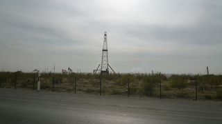 トルファン石油採掘地